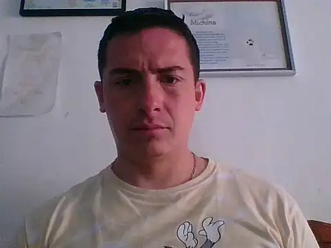 Snapshot of mickseb89 chatting on 09-10-25, 03:23 mickseb89 online show from 09-10-25, 03:23
