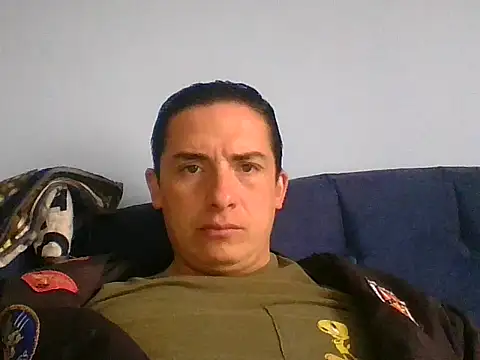 Snapshot of mickseb89 chatting on 10-01-25, 01:50 mickseb89 online show from 10-01-25, 01:50
