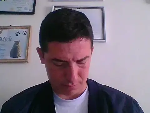 Snapshot of mickseb89 chatting on 03-06-26, 02:57 mickseb89 online show from 03-06-26, 02:57