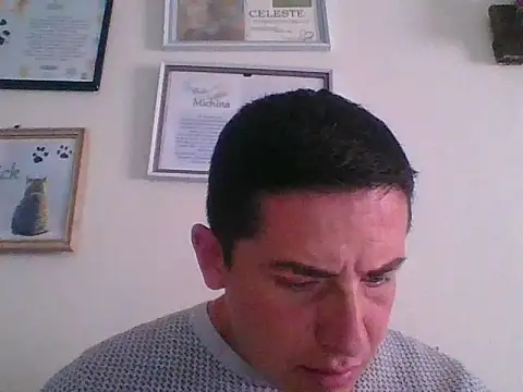 Snapshot of mickseb89 chatting on 03-10-26, 03:28 mickseb89 online show from 03-10-26, 03:28