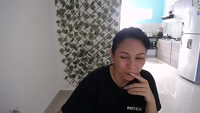 yohacriss online show from 12-15-25, 04:44