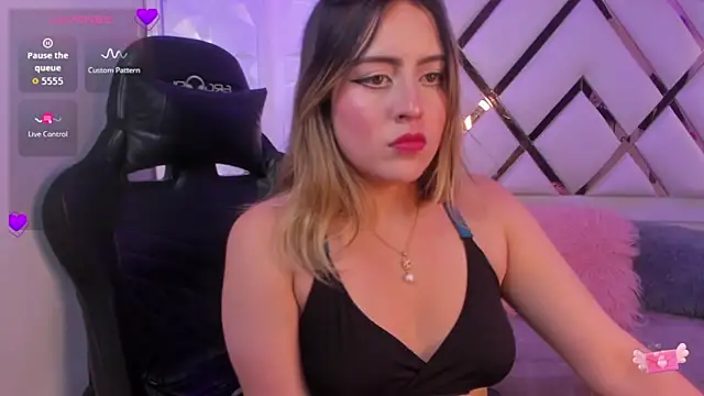 Snapshot of Jenny_Wolridge_ chatting on 10-27-25, 06:34 Jenny Wolridge online show from 10-27-25, 06:34