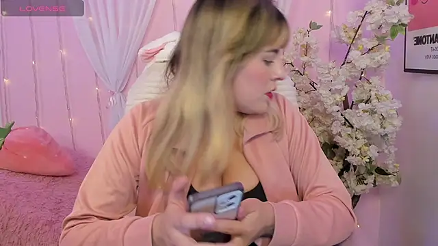 Snapshot of Jenny_Wolridge_ chatting on 02-08-26, 10:13 Jenny Wolridge online show from 02-08-26, 10:13