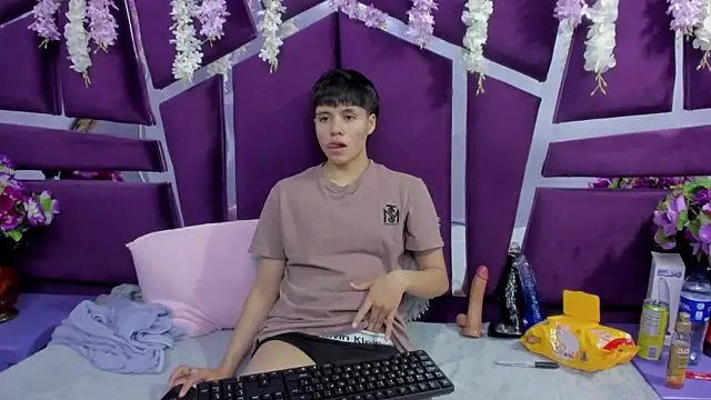 Snapshot of Bruno_Cruzz chatting on 02-15-26, 07:51 Bruno Cruzz online show from 02-15-26, 07:51