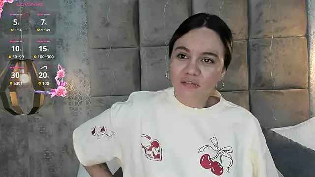 Sky Junne online show from 02-22-26, 05:44