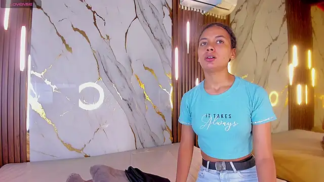 VictoriaDuart online show from 11-08-25, 08:07