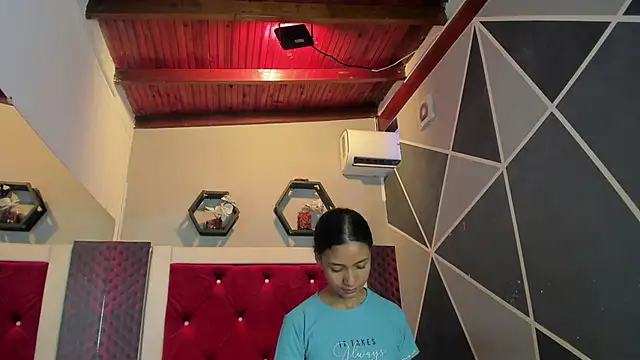 VictoriaDuart online show from 03-22-26, 09:18