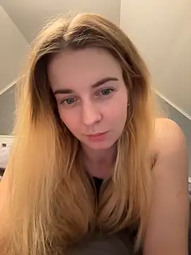 ellieen online show from 10-14-25, 09:48