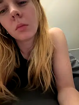 ellieen online show from 11-03-25, 10:21