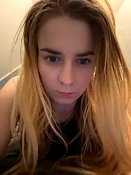 ellieen online show from 11-06-25, 09:59