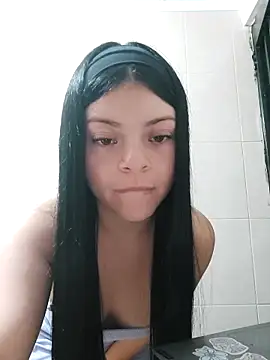 Snapshot of LunaJacobs chatting on 11-01-25, 10:45 LunaJacobs online show from 11-01-25, 10:45