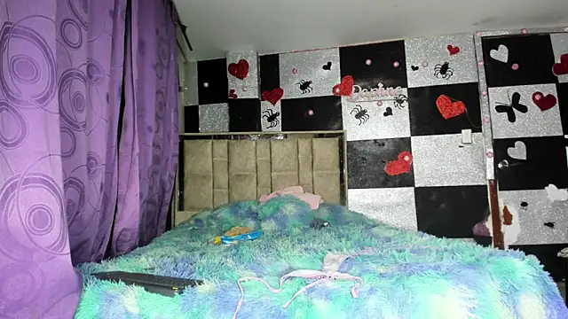 Snapshot of skinnyanddaphne chatting on 02-02-26, 05:22 skinnyanddaphne online show from 02-02-26, 05:22