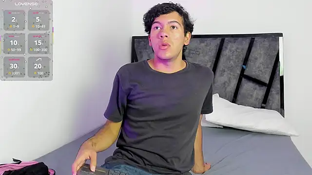 Snapshot of E_R_O_S_ chatting on 01-11-26, 12:10 E R O S online show from 01-11-26, 12:10