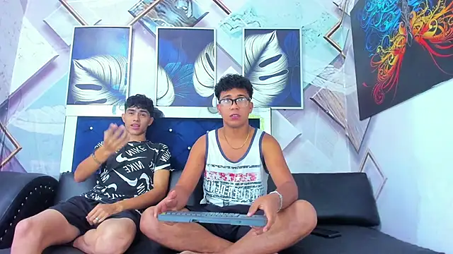 Xxx hot3 online show from 01-09-26, 02:20