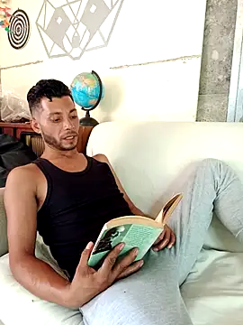 Snapshot of AlphaAlterX chatting on 09-11-25, 07:25 AlphaAlterX online show from 09-11-25, 07:25