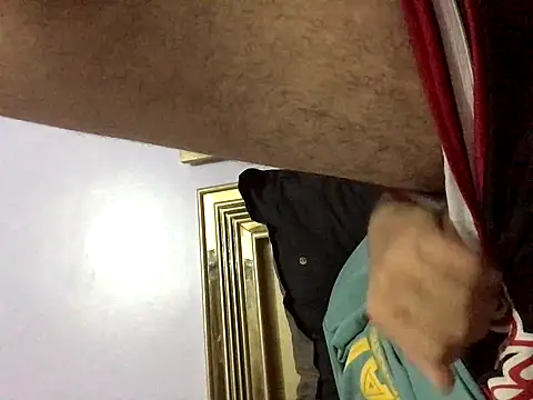 Snapshot of FlungBergenia chatting on 11-07-25, 03:23 FlungBergenia online show from 11-07-25, 03:23