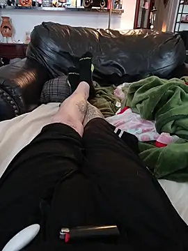 Snapshot of MRTATTWO chatting on 11-06-25, 04:52 MRTATTWO online show from 11-06-25, 04:52