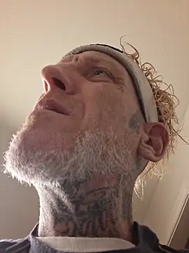 Snapshot of MRTATTWO chatting on 02-08-26, 05:11 MRTATTWO online show from 02-08-26, 05:11