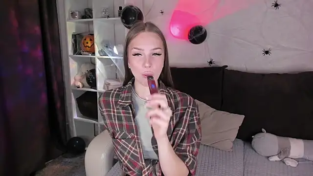 AliceLababy  online show from 10-30-25, 04:14