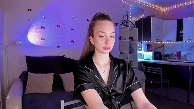 AliceLababy  online show from 01-06-26, 06:06