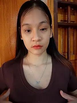 ChiecumBae online show from 10-17-25, 01:20