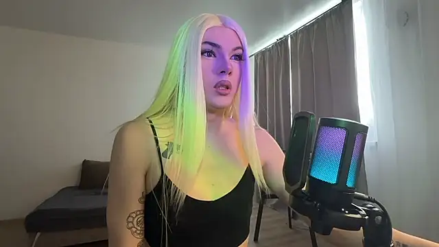 Snapshot of YourTrixie chatting on 03-21-26, 06:29 YourTrixie online show from 03-21-26, 06:29