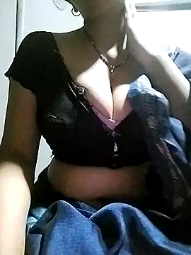 Snapshot of Hottestgirll chatting on 10-27-25, 07:18 Hottestgirll online show from 10-27-25, 07:18