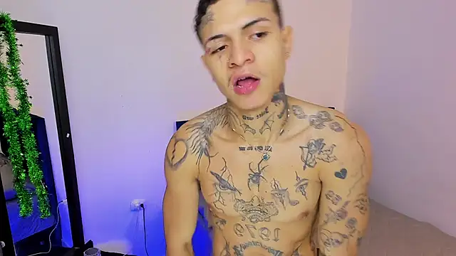 Snapshot of john_mystic chatting on 11-21-25, 04:00 john mystic online show from 11-21-25, 04:00