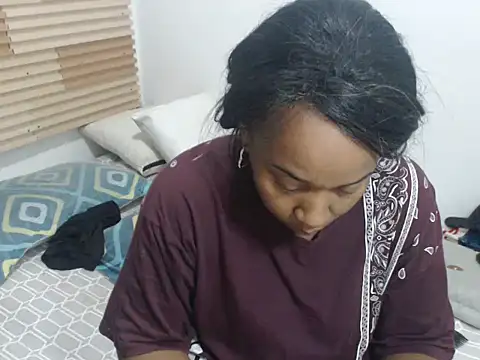 Snapshot of matilde_hot chatting on 10-24-25, 05:15 matilde hot online show from 10-24-25, 05:15