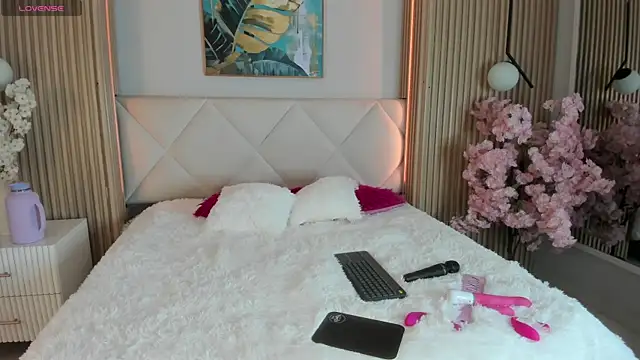 Mila Hank  online show from 02-04-26, 12:55