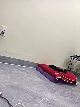 Lyly suri07 online show from 11-02-25, 04:31