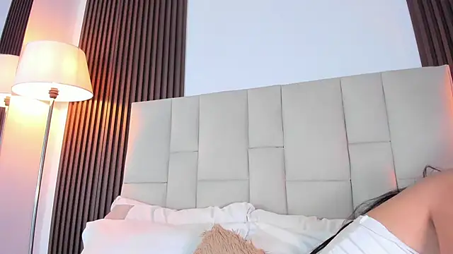 Snapshot of Nicolqueen_ chatting on 07-18-26, 11:36 Nicolqueen online show from 07-18-26, 11:36