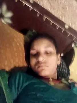 Snapshot of Idhika_Jha chatting on 09-27-25, 02:38 Idhika Jha online show from 09-27-25, 02:38