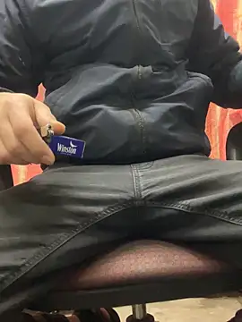 bmwe71 online show from 12-19-25, 11:28