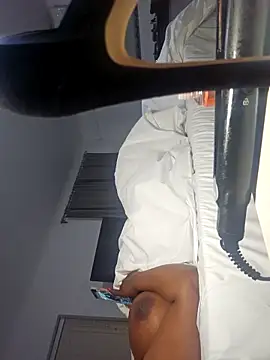 trickyOne online show from 10-31-25, 06:42