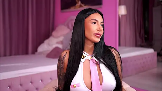 Snapshot of AishaaDevoe chatting on 03-21-26, 08:01 AishaaDevoe online show from 03-21-26, 08:01