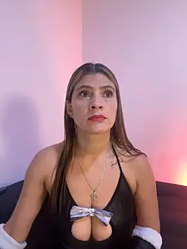 Skarlett 12  online show from 10-31-25, 11:33