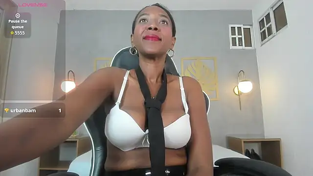 Snapshot of coral15_ chatting on 09-30-25, 02:49 coral15 online show from 09-30-25, 02:49