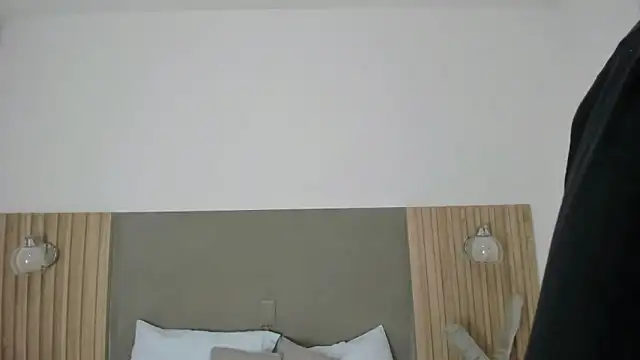 Snapshot of coral15_ chatting on 11-21-25, 02:10 coral15 online show from 11-21-25, 02:10