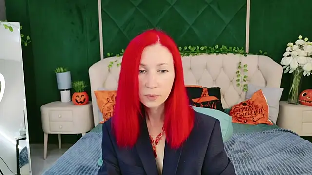 Snapshot of Sofia_Lix chatting on 10-28-25, 03:47 Sofia Lix online show from 10-28-25, 03:47