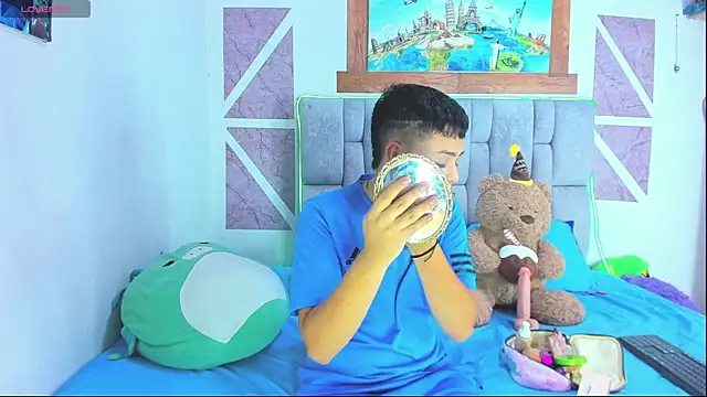 Snapshot of christopher_Hot chatting on 02-26-26, 05:23 christopher Hot online show from 02-26-26, 05:23