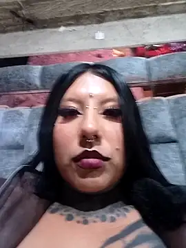 missashlyrosette online show from 12-17-25, 01:00