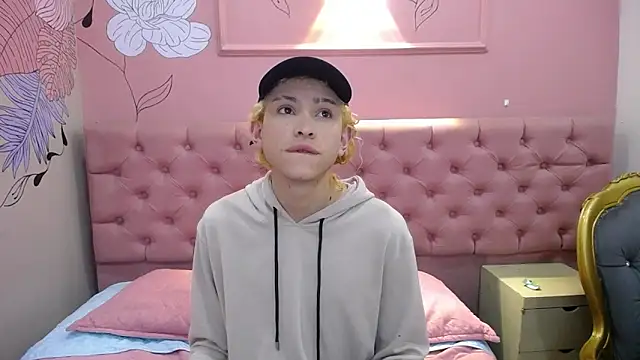 Aaron Fordd online show from 11-24-25, 11:32