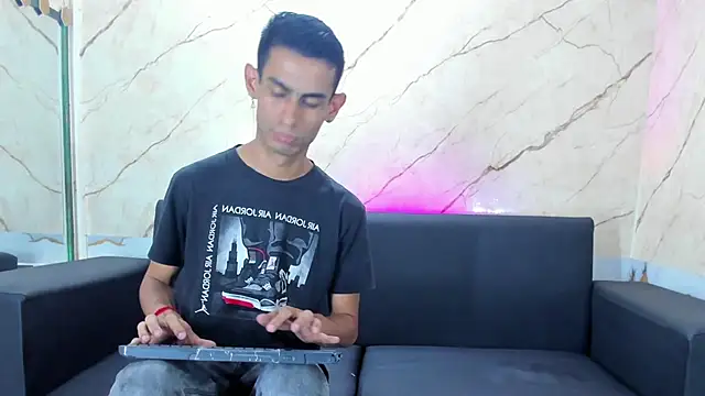 Golldens Dreamss online show from 09-18-25, 04:03