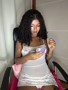 larajuli online show from 05-17-26, 12:41