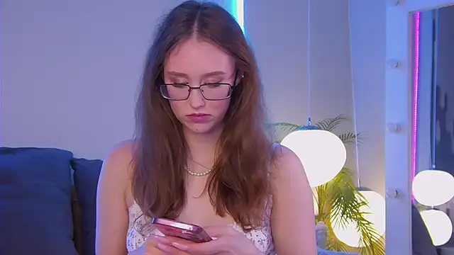 -VivienRay- online show from 04-20-26, 05:26