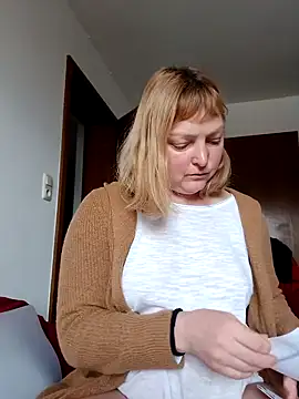 LiluLiluLilu online show from 02-09-26, 09:24