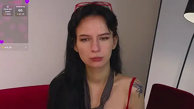 Snapshot of Alisssseee chatting on 11-19-25, 12:05 Alisssseee online show from 11-19-25, 12:05