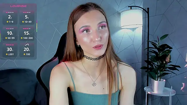 Snapshot of Alisha_Green chatting on 09-23-25, 09:01 Alisha Green online show from 09-23-25, 09:01