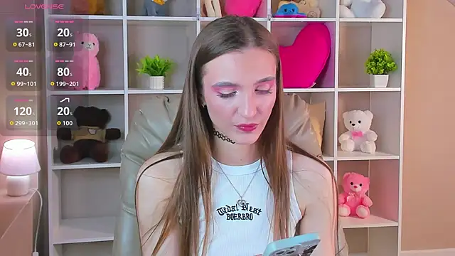 Snapshot of Alisha_Green chatting on 10-21-25, 09:43 Alisha Green online show from 10-21-25, 09:43